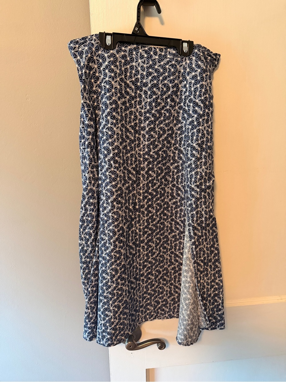 Banana Republic Navy and White Patterned Skirt